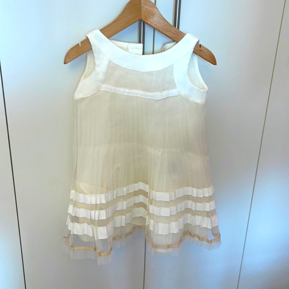 Monnalisa chic 12m can fit up-to 24m